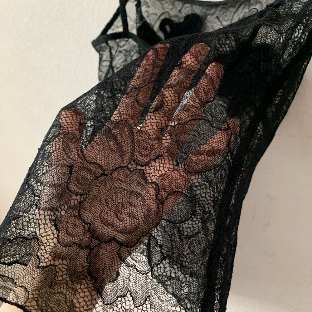 NEW Chanel lace pearl embroidered top - Picture 9 of 16